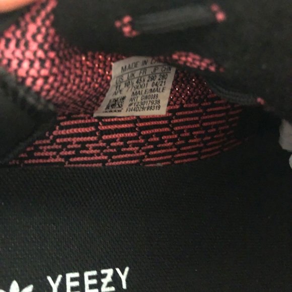 adidas Yeezy Boost 350 V2 Red Stripe Black - New Size 11 - Picture 4 of 4